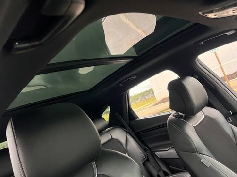 Used 2022 Genesis GV70 2.5T w/ Sport Prestige Package AWD/4WD image 37