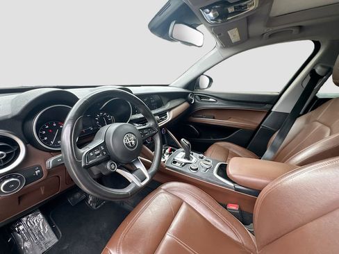 Used 2021 Alfa Romeo Stelvio Sprint w/ Nero Edizione image 9