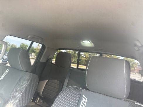 Used 2018 Nissan Frontier PRO-4X AWD/4WD image 14