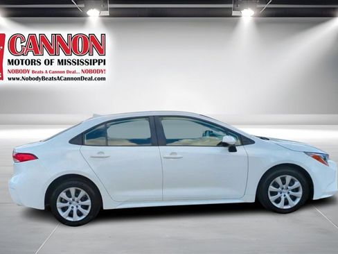 Used 2023 Toyota Corolla LE image 6