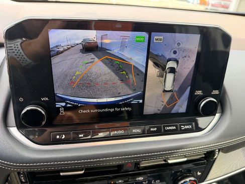 Used 2023 Nissan Rogue Platinum w/ Platinum Premium Package image 21