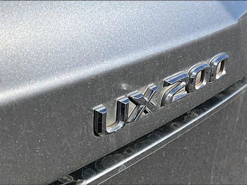 Used 2020 Lexus UX 200 w/ Premium Package image 8