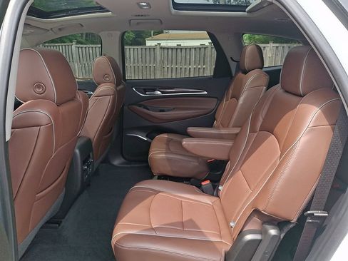 Used 2021 Buick Enclave Avenir w/ Avenir Technology Package AWD/4WD image 11