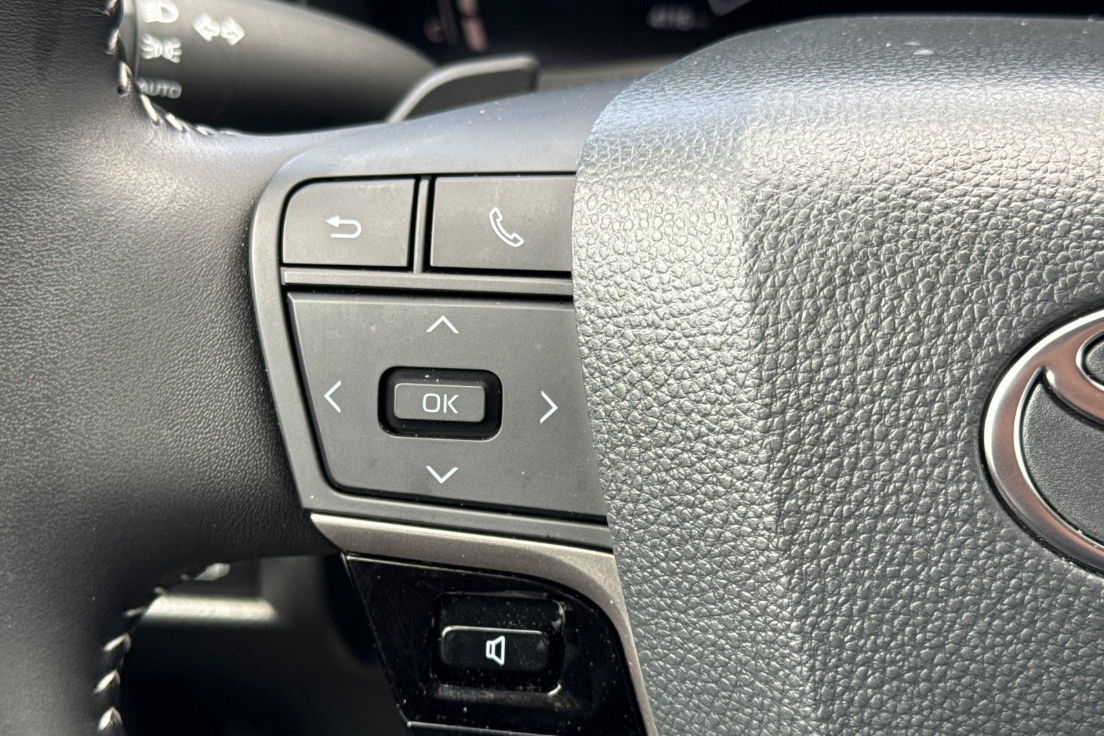 Certified 2026 Toyota Camry SE w/ Convenience Package FWD image 30