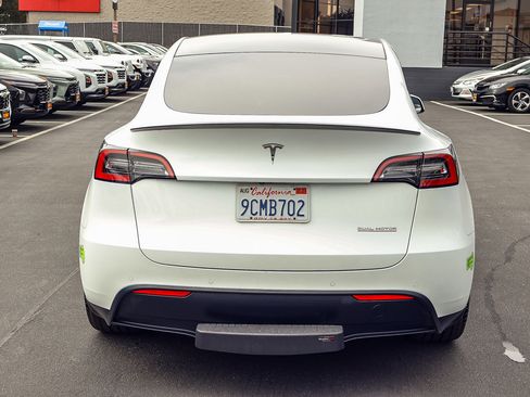 Used 2022 Tesla Model Y Performance image 22