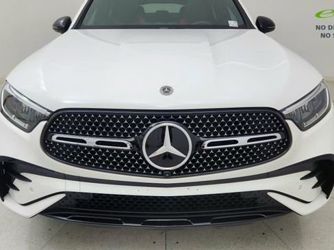 Used 2025 Mercedes-Benz GLC 300 4MATIC image 8