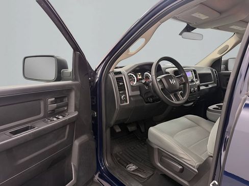 Used 2016 RAM 1500 Express RWD image 9