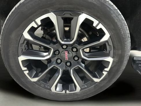 Used 2024 GMC Yukon Denali AWD/4WD image 46