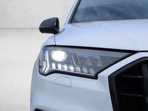 Used 2023 Audi SQ7 Prestige w/ Prestige Package AWD/4WD image 3
