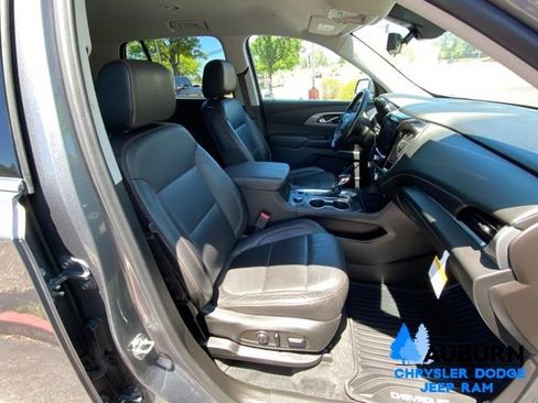 Used 2021 Chevrolet Traverse LT w/ LT Premium Package AWD/4WD image 18