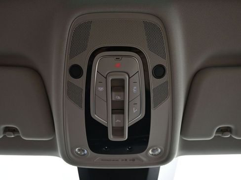 Used 2025 Audi Q8 Premium Plus AWD/4WD image 25