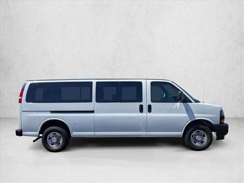 Used 2023 Chevrolet Express 3500 LS RWD image 4