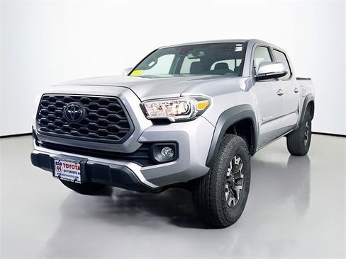 Used 2021 Toyota Tacoma TRD Off-Road image 2
