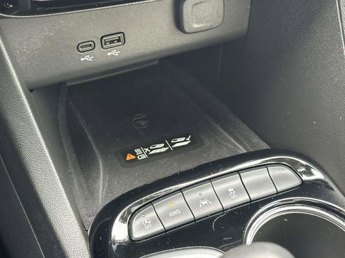 Used 2024 Buick Encore GX Avenir w/ Avenir Technology Package image 32