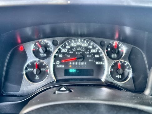 Used 2023 Chevrolet Express 2500 w/ Driver Convenience Package image 11