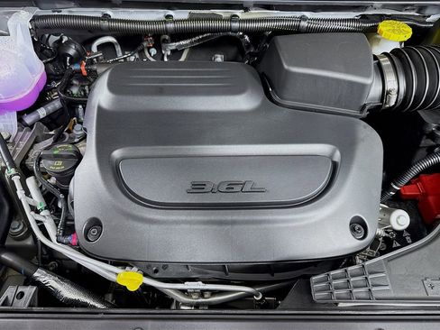 New 2026 Chrysler Pacifica Pinnacle image 35