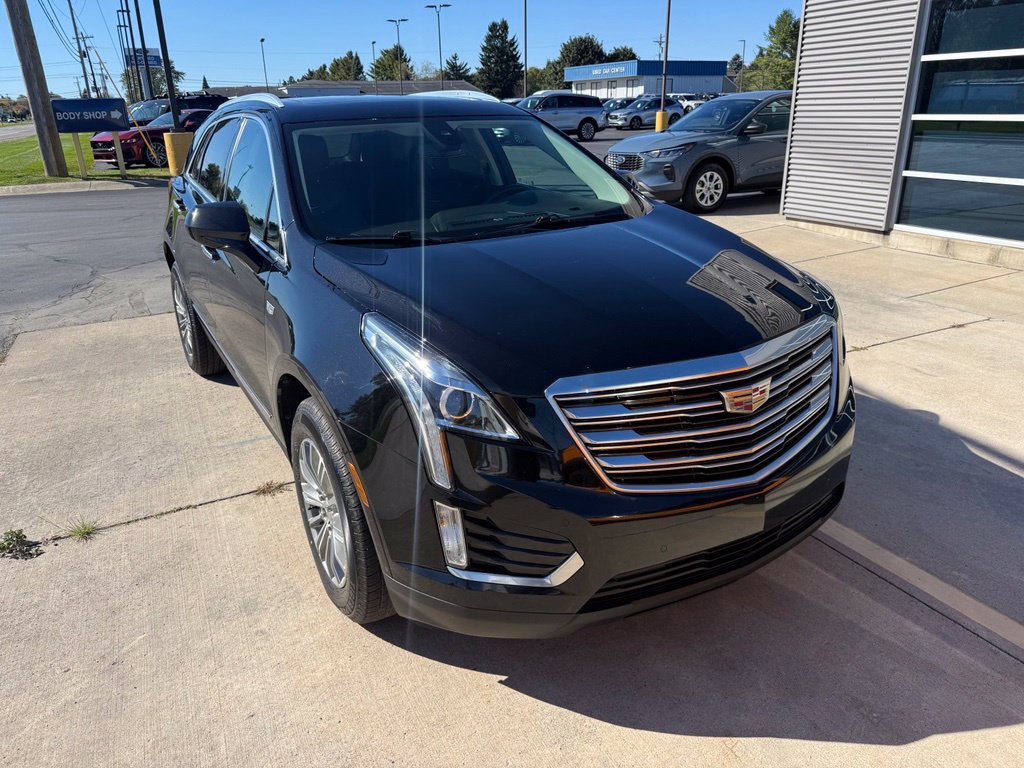 Used 2017 Cadillac XT5 Luxury w/ Driver Awareness Package FWD image 3
