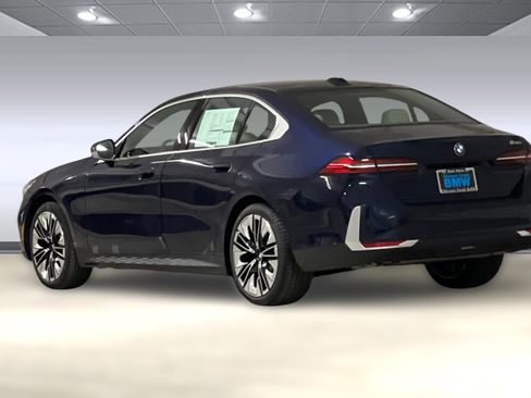 New 2026 BMW 530i image 3