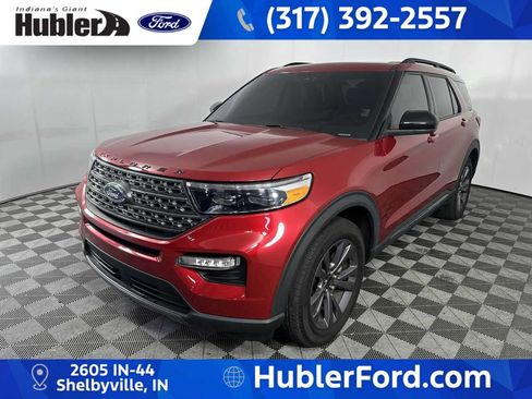 Used 2024 Ford Explorer XLT w/ Equipment Group 202A AWD/4WD image 4