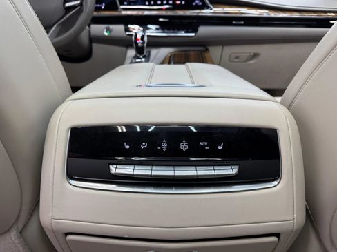 Used 2023 Cadillac Escalade ESV Sport Platinum w/ Heavy-Duty Trailer Package AWD/4WD image 23