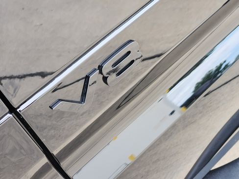 New 2025 Land Rover Defender 110 V8 image 11