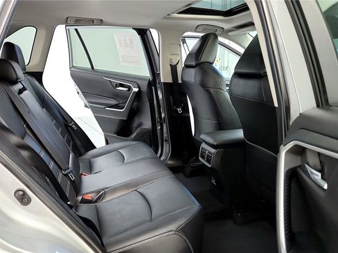 Certified 2022 Toyota RAV4 XLE Premium image 30