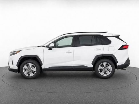 Used 2025 Toyota RAV4 XLE AWD/4WD image 6
