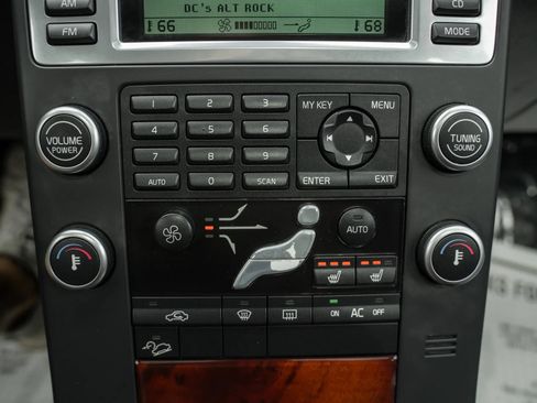 Used 2008 Volvo XC70 3.2 AWD/4WD image 22