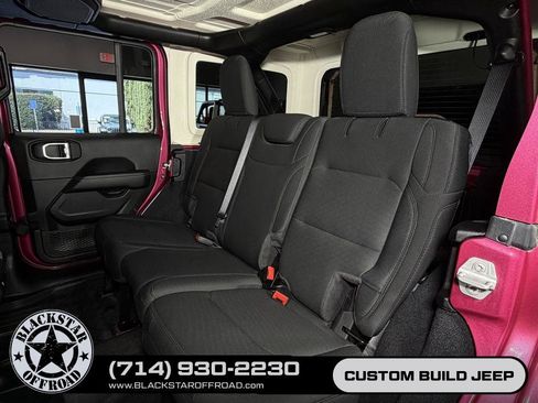Used 2022 Jeep Wrangler Unlimited Sahara w/ Cold Weather Group AWD/4WD image 23
