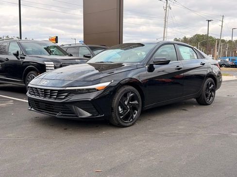 New 2026 Hyundai Elantra Sport FWD image 3