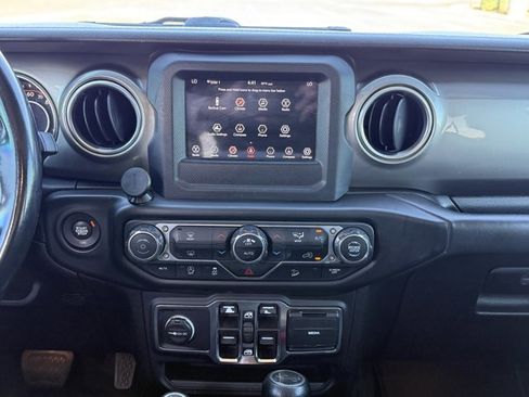 Used 2020 Jeep Wrangler Unlimited Sahara AWD/4WD image 17