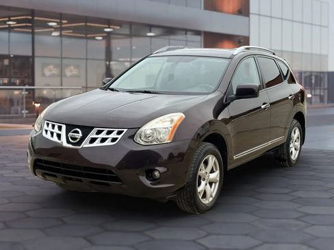 Used 2011 Nissan Rogue SV w/ Premium Pkg image 1