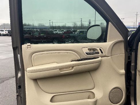 Used 2007 Cadillac Escalade ESV ESV w/ Information Package image 10