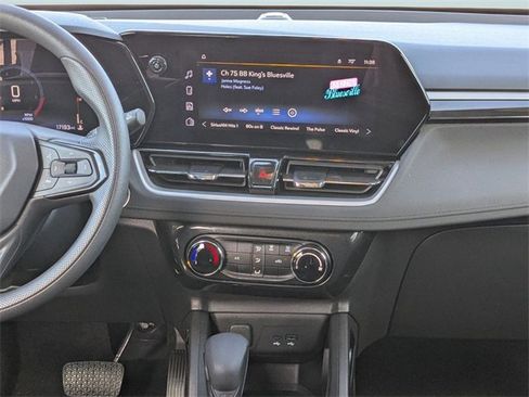 Used 2025 Chevrolet TrailBlazer LT image 19