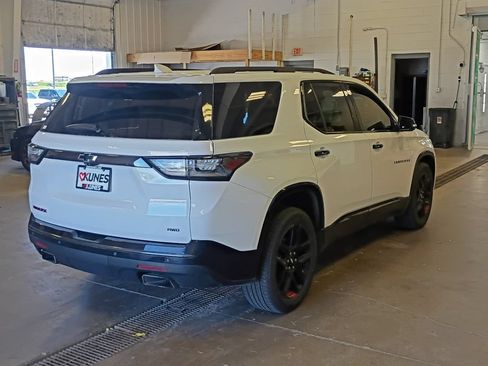 Used 2020 Chevrolet Traverse Premier w/ Redline Edition AWD/4WD image 9
