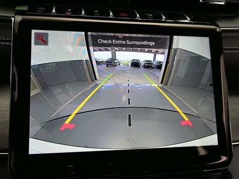 Used 2024 Jeep Grand Cherokee Overland image 12