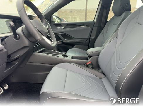 New 2026 Volkswagen Tiguan SE R-Line FWD image 11