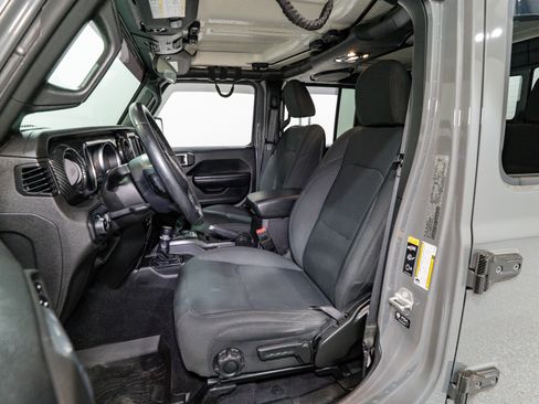 Used 2021 Jeep Gladiator Sport AWD/4WD image 15