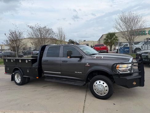 Used 2020 RAM 5500 Tradesman w/ Safety Group image 23