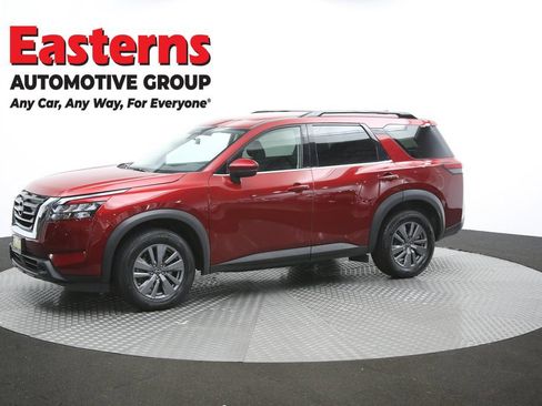 Used 2025 Nissan Pathfinder SV FWD image 57