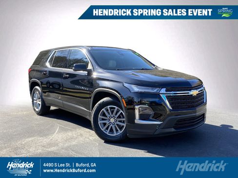 Used 2023 Chevrolet Traverse LS image 1