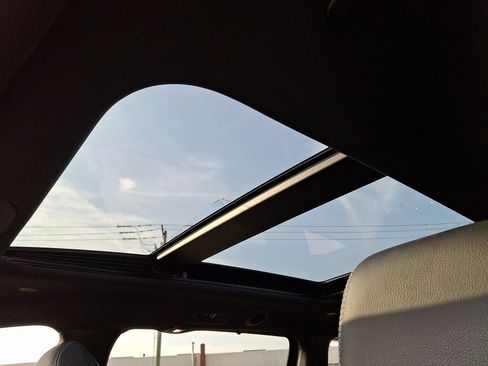 Used 2022 Chrysler Pacifica Touring-L w/ S Appearance Package image 21