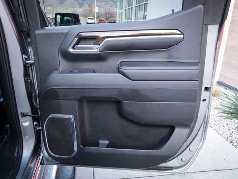 Used 2023 GMC Sierra 1500 SLE image 29