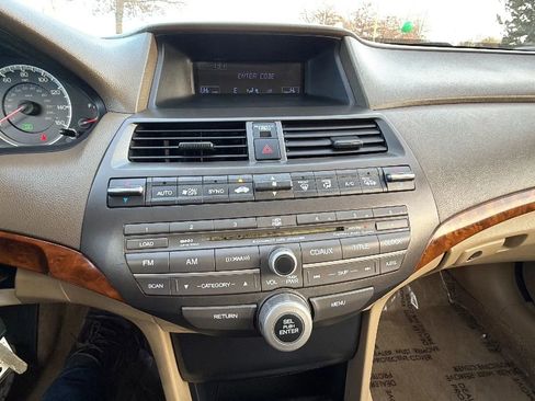 Used 2010 Honda Accord EX-L image 17
