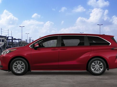 New 2026 Toyota Sienna LE FWD image 5