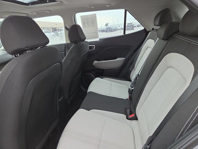 Certified 2022 Hyundai Venue SEL FWD image 25