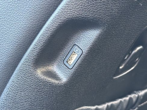 Used 2022 Kia Telluride EX w/ EX Premium Package FWD image 22