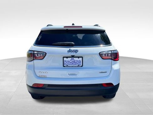 Used 2024 Jeep Compass Latitude AWD/4WD image 12