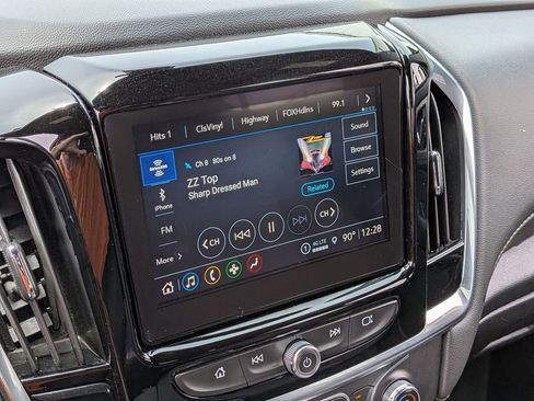 Used 2023 Chevrolet Traverse LT FWD image 22