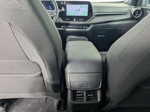 Used 2025 Chevrolet Equinox LT AWD/4WD image 24